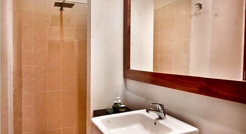 The Green Zhurga Suites