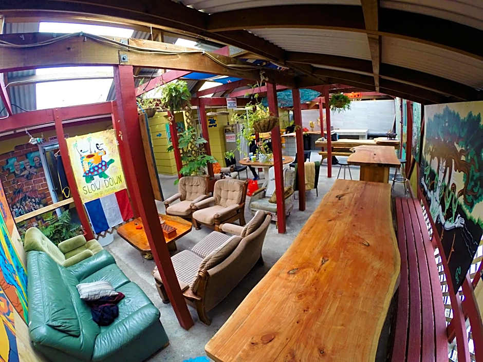 Bazils hostel & Surf School