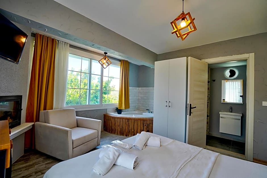 La Mira Suites