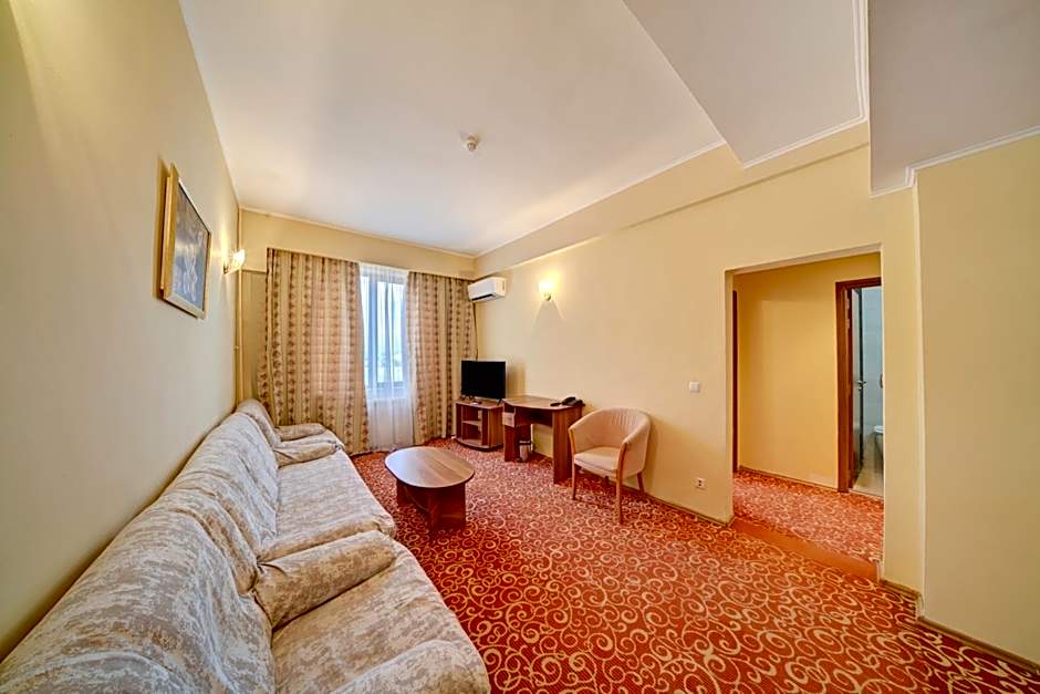 Central Hotel