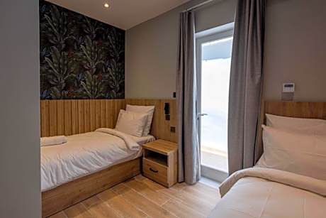 Triple Room with Terrace