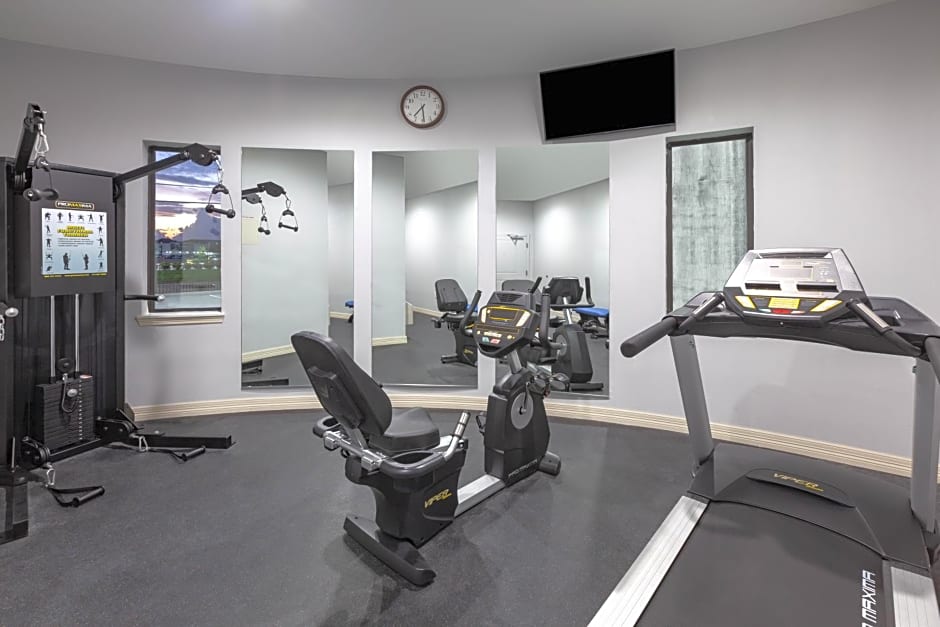 Baymont Inn & Suites Houston Hobby Airport