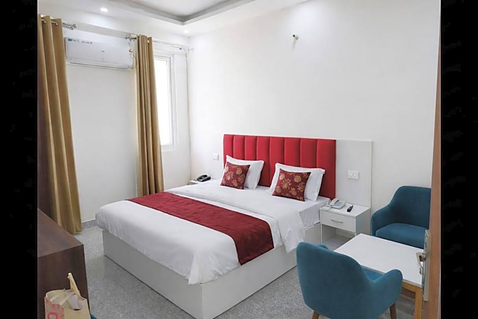Photo 1 of 6 of Family Suite