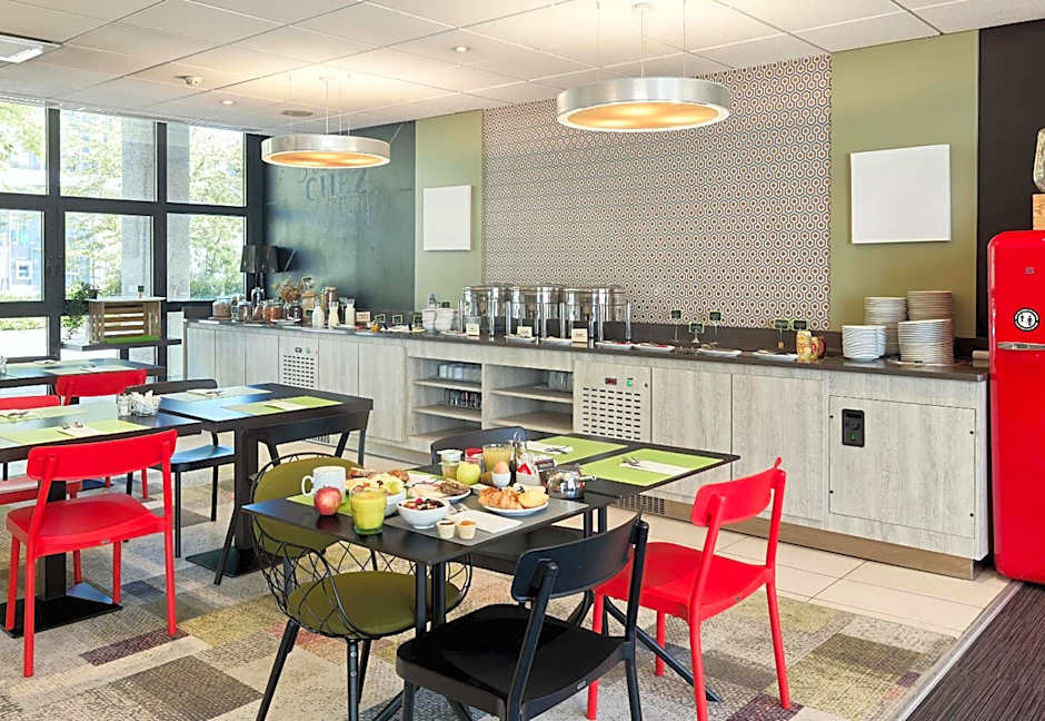 B&B HOTEL Saint-Quentin-en-Yvelines Centre Gare 4 étoiles