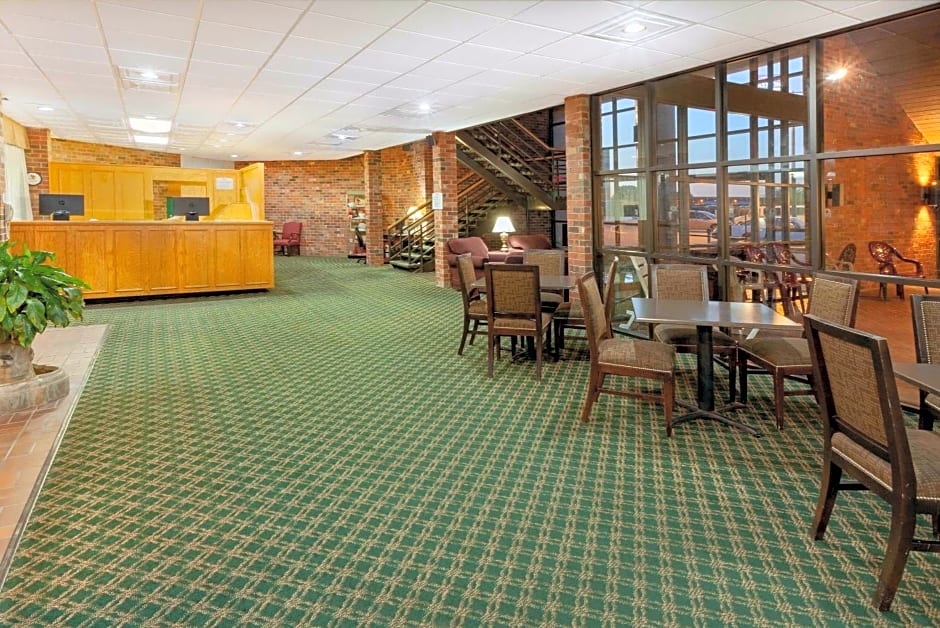 Rodeway Inn Bloomington - Normal near I-55 and University