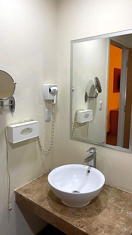 Los Herederos Hotel y Resto