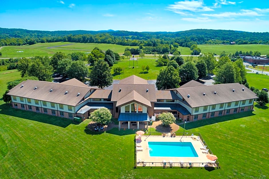 Round Hill Inn