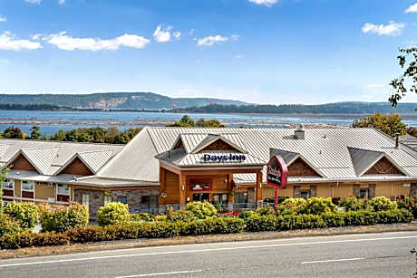 Days Inn by Wyndham Nanaimo