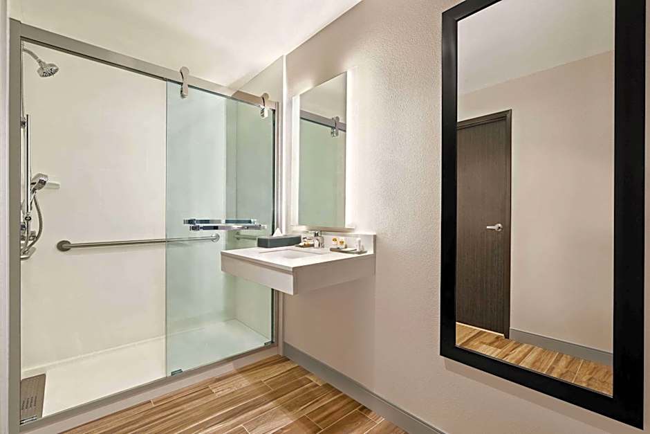 La Quinta Inn & Suites by Wyndham San Bernardino