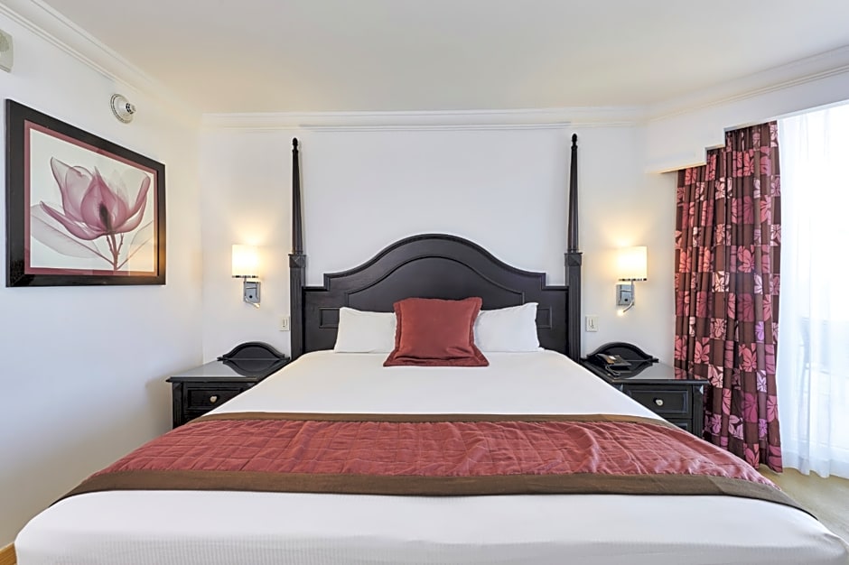 Photo 1 of 4 of Junior Suite, Partial Ocean View