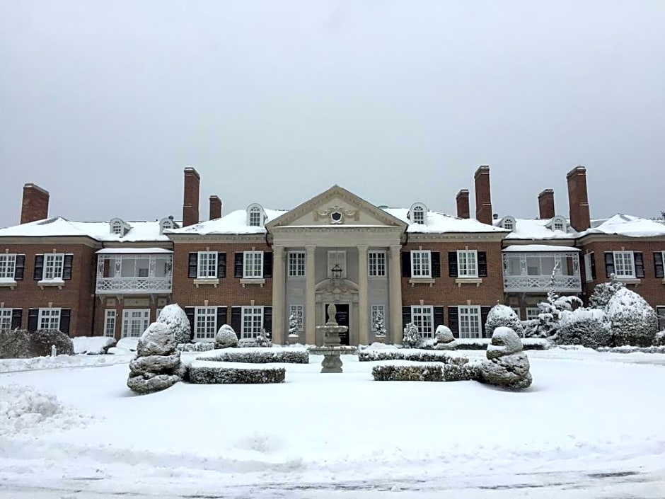 Glen Cove Mansion Hotel & Conference Center