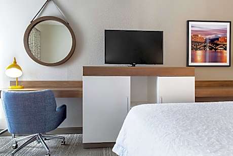 1 King Bed