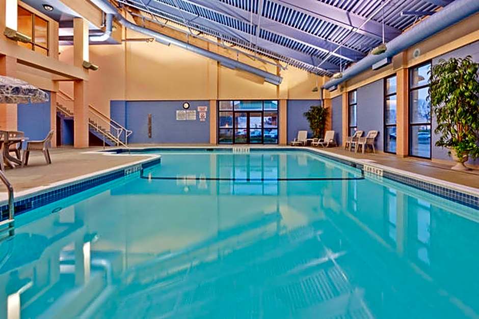 Holiday Inn Express & Suites Mississauga-Toronto Southwest By IHG