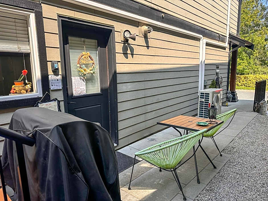 Separate entry sweet home in Langford