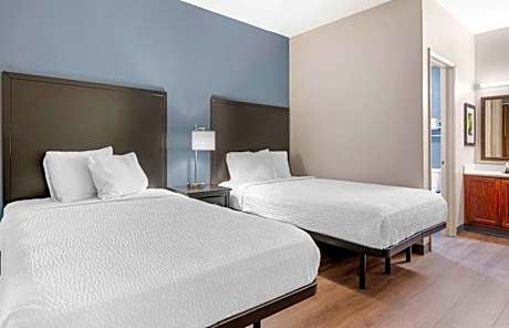 Studio with 2 Double Beds - Non-Smoking