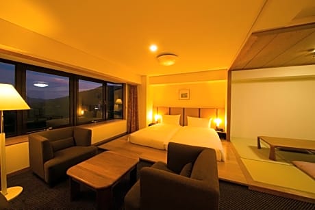 Deluxe Room with Tatami Area and Sea View  - Non-Smoking