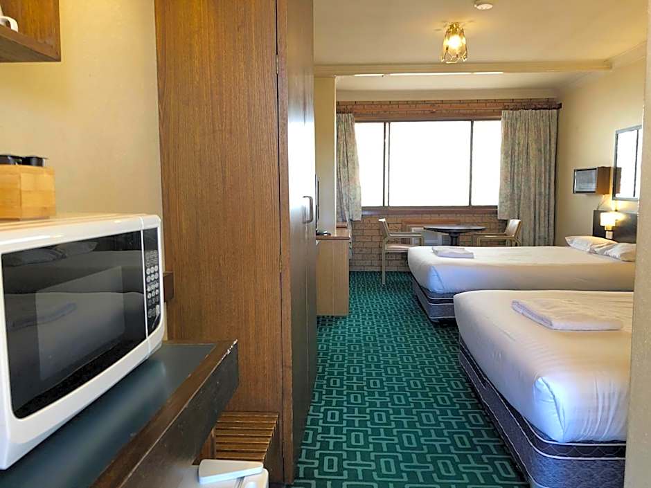 Canberra Lyneham Motor Inn