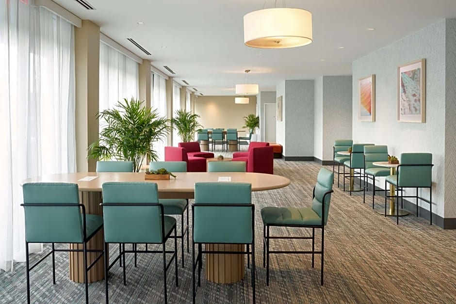 DoubleTree by Hilton Miami North I-95, FL
