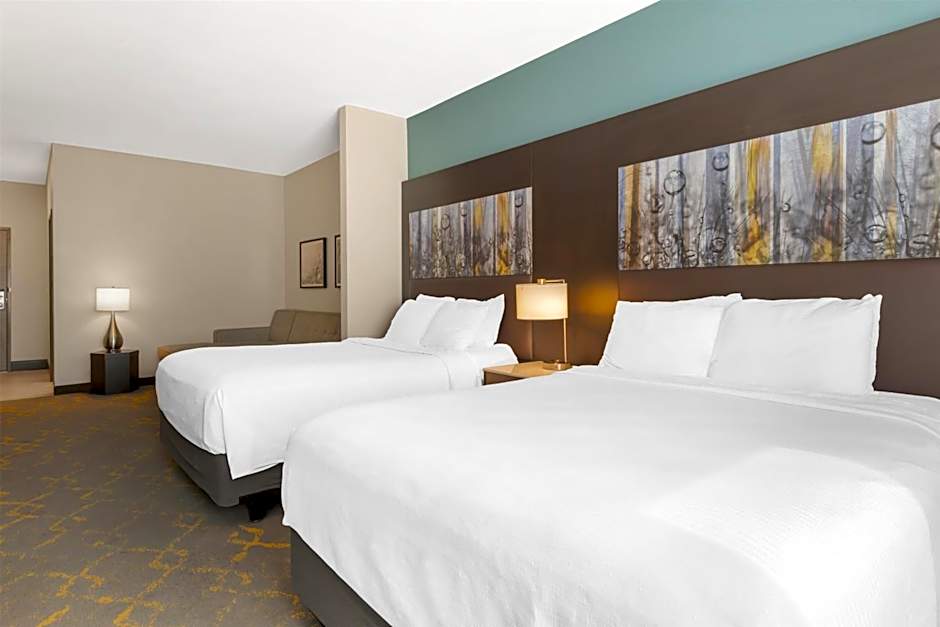 Photo 1 of 4 of 1 Queen Bed Suite, Mobility Accessible, Bathtub