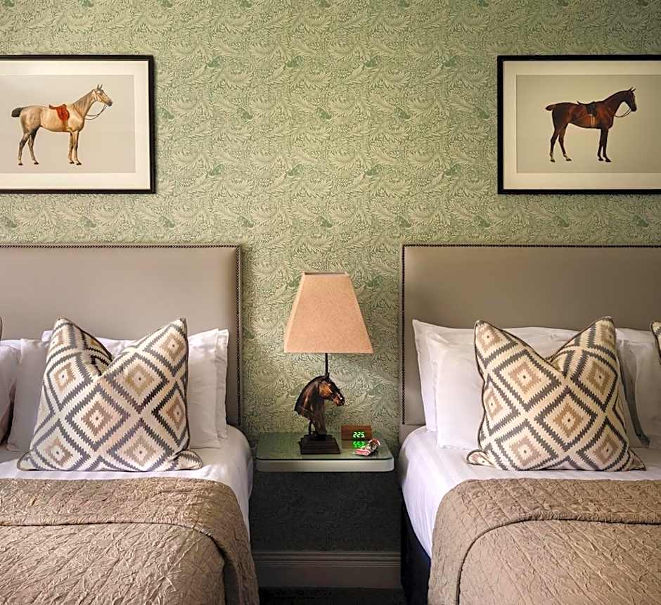 Horse & Jockey Hotel