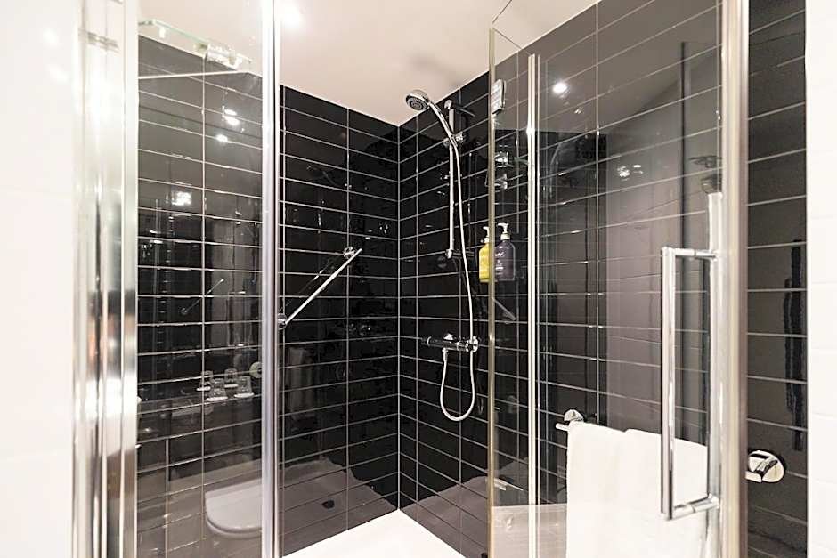 Holiday Inn Express London Heathrow T5 By IHG