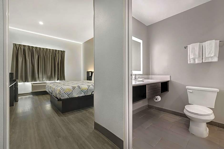 Motel 6 Dallas, TX Methodist Charlton Medical Ctr