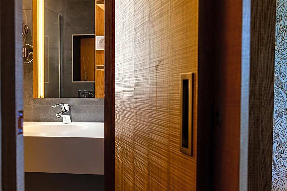 Logis Hotel Restaurant La Tour