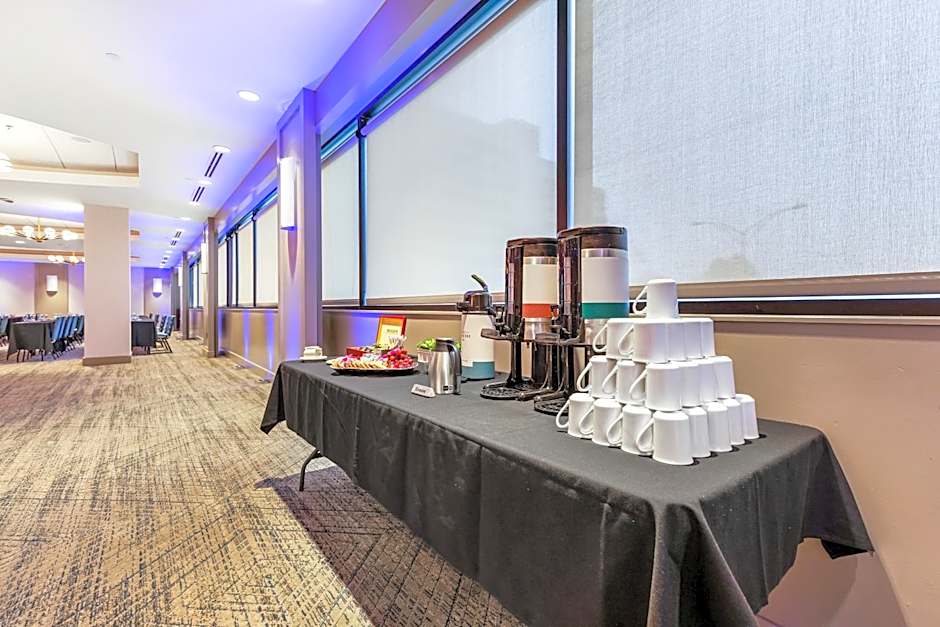 Four Points by Sheraton Boston Newton