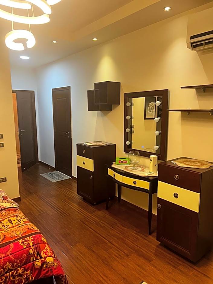 Super luxury flat near airport شقة سكنية قمة الفخامة والاتساع بقرب المولات التجارية و المطار