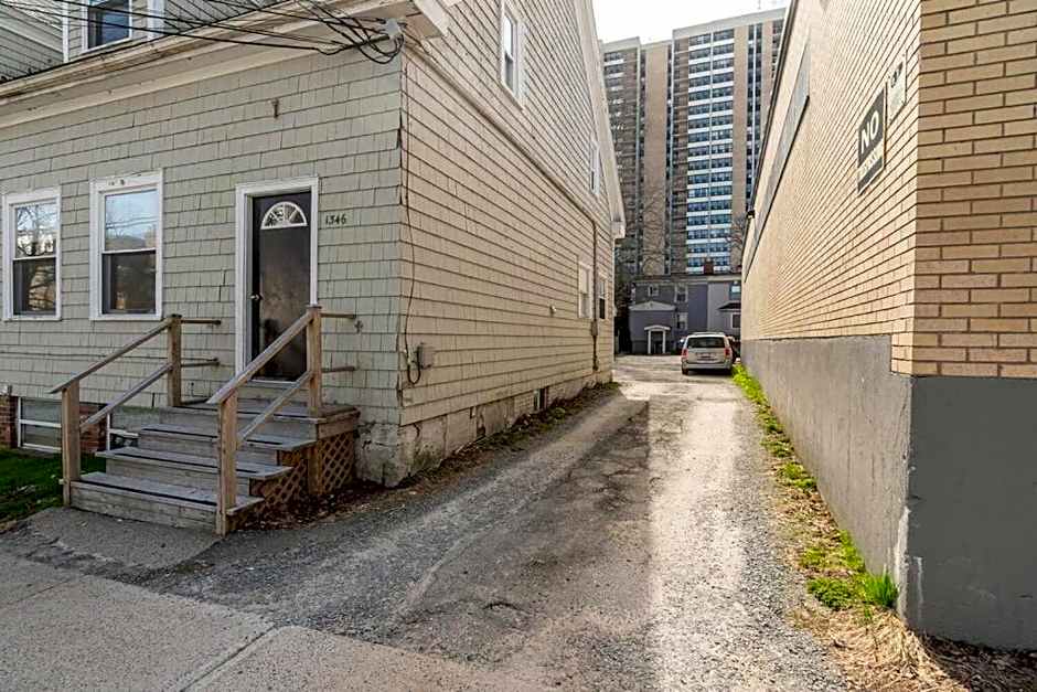 Sunny Loft #4, Historic Home