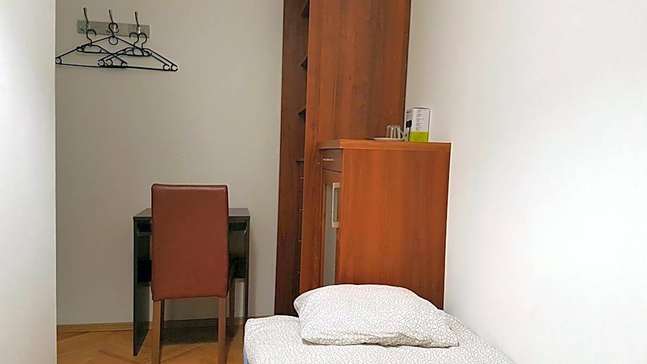 Niebieski Meander Pokoje blisko metra