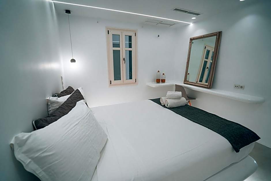 Alexandros Apartments