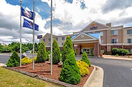 Comfort Inn & Suites Hillsville I-77