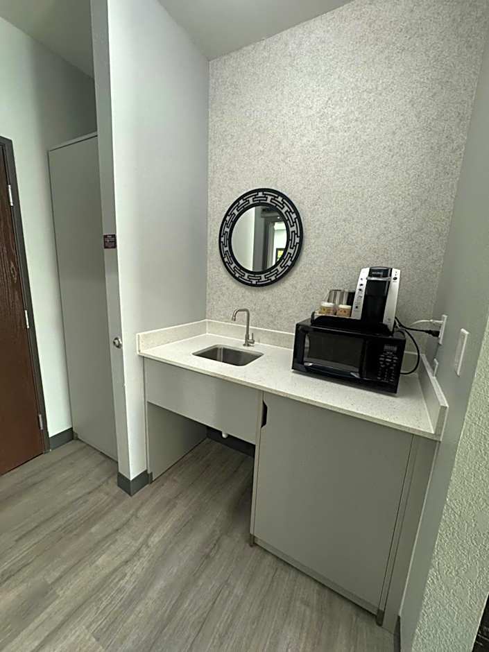 Brentwood Suites Nashville, an Ascend Collection Hotel