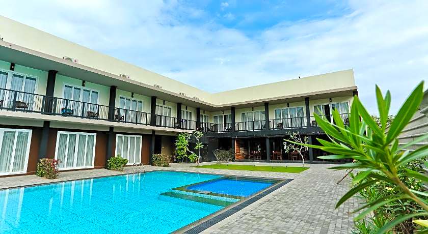 Golden Star Beach Hotel