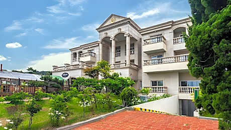 Yangyang Golden Bay Pension