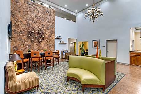 Best Western Plus Hobby Airport Inn & Suites