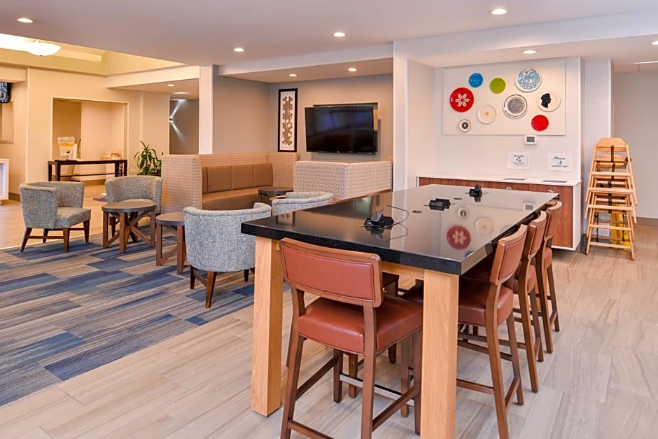 Holiday Inn Express & Suites Lacey  Olympia By IHG