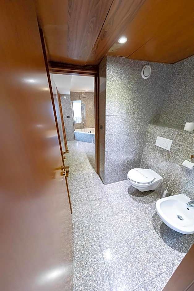 Goldstar Suites