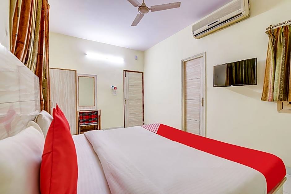 Hotel O Vishwakarma Palace