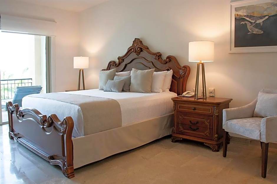 2 Bed 2 Bath, plus one den at Playa Royale Condo 3508, Free WIFI