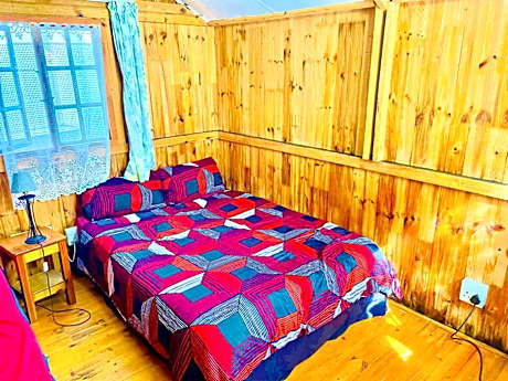 Single Room with Shared Bathroom