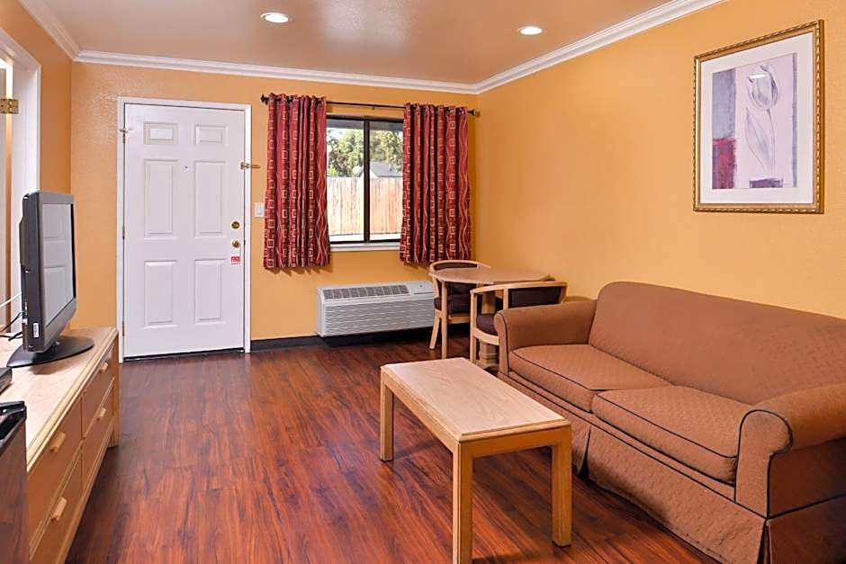 Americas Best Value Inn & Suites Clearlake Wine Country