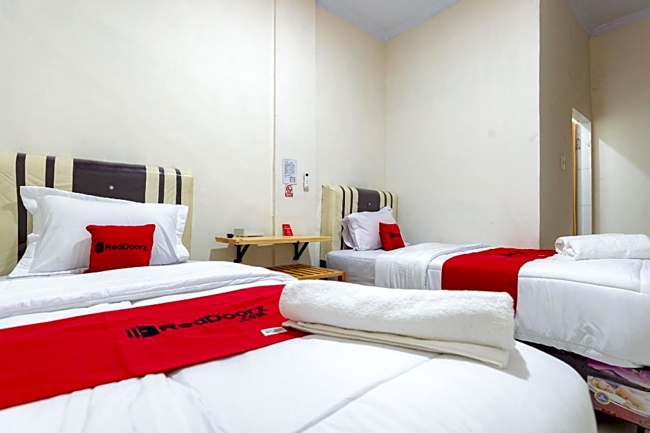 RedDoorz @ Simpang Pemda Medan