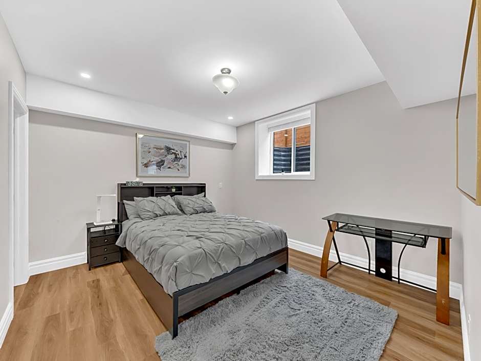 Stylish 2-Bedroom Apartment In Downtown Windsor