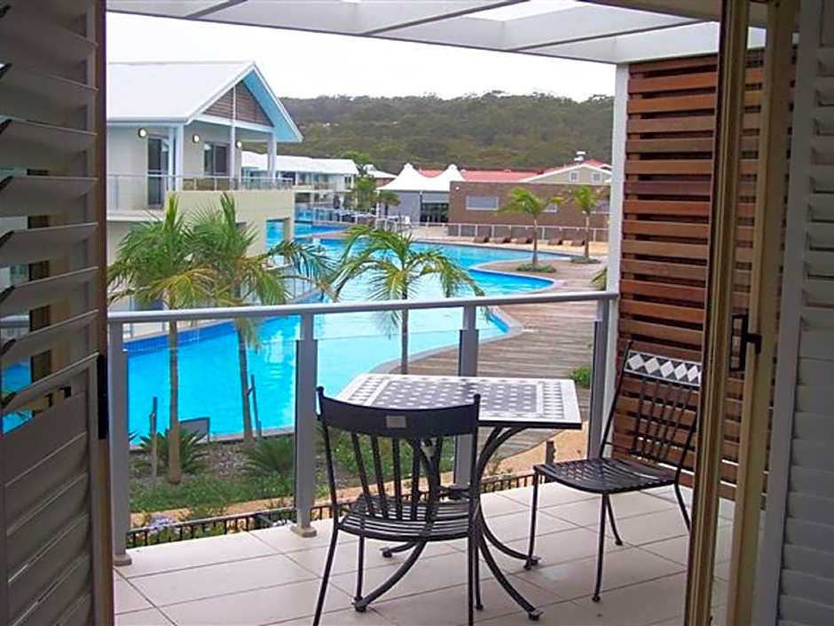 Oaks Pacific Blue 349 fantastic pool