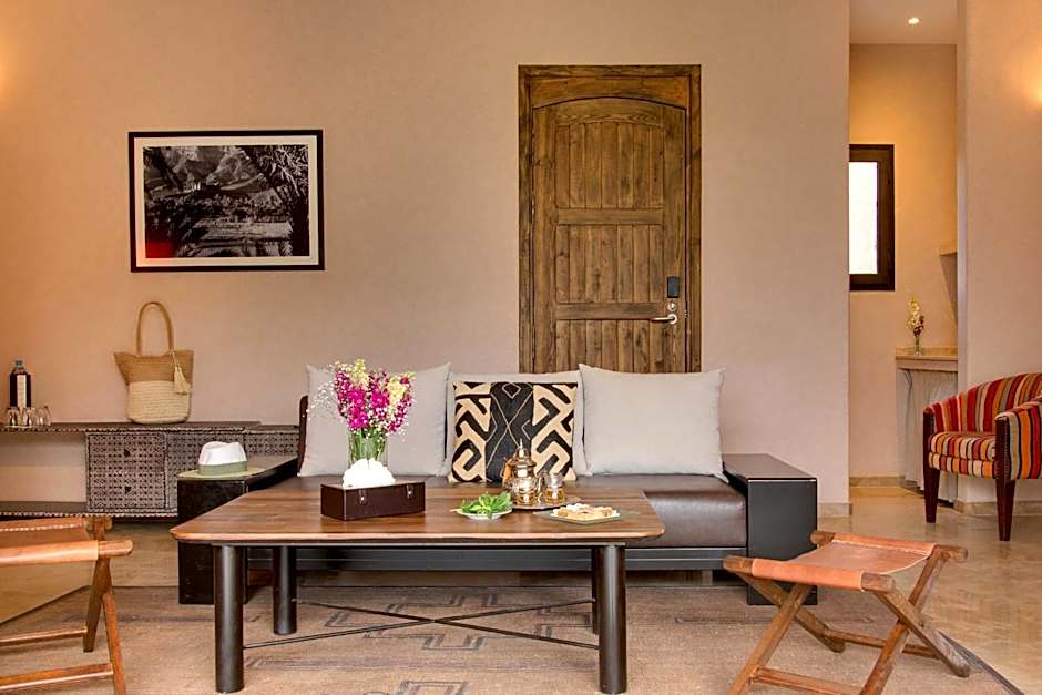 Oasis lodges