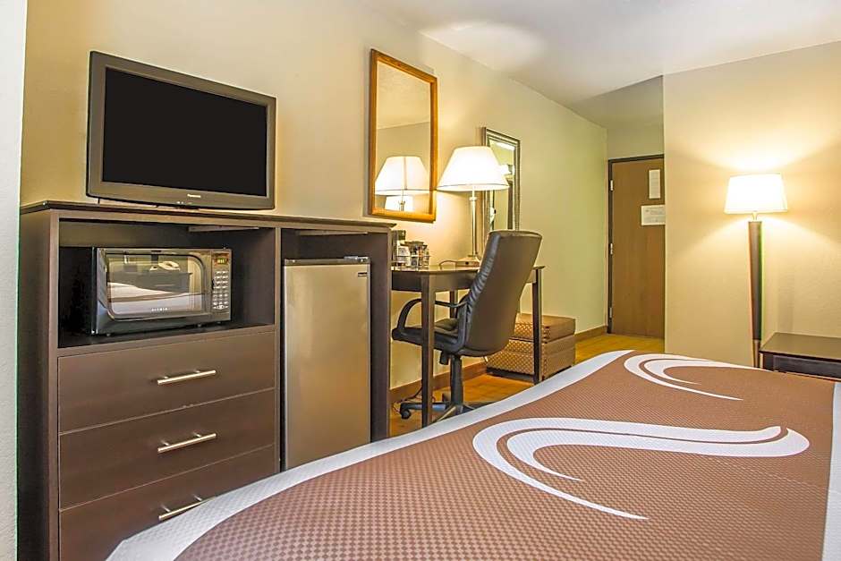 Quality Inn & Suites Marinette