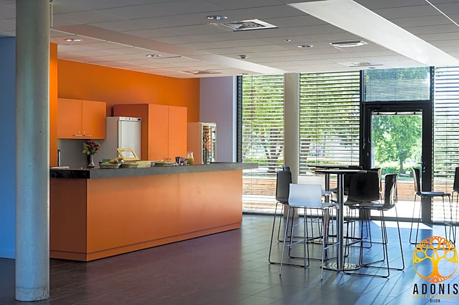 Adonis Dijon Maison Internationale