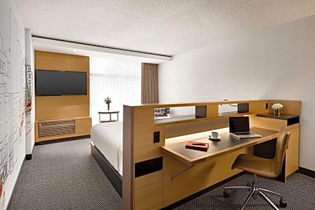 Superior Church view, Guest room, 1 King, Church view